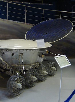 Lunochod 1, portato sulla Luna dalla sonda Luna 17, fu il primo rover controllato a distanza ad atterrare su un altro mondo - Guida a Mosca