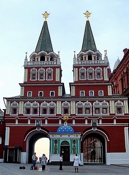 L'ingresso principale alla Piazza Rossa tra Ie porte di Risurrezione - Guida a Mosca