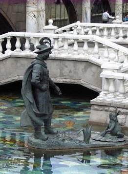 Le fontane nel Giardino d'Alessandro rappresentano i soggetti delle fiabe russe - Guida a Mosca